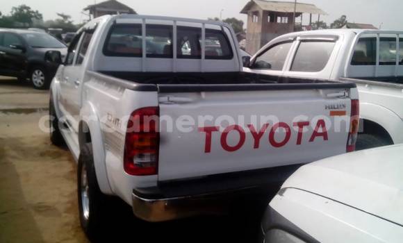 Acheter Occasion Voiture Toyota Hilux Blanc à Yaoundé, Central Cameroon Acheter Occasion Voiture Toyota Hilux Blanc à Yaoundé, Central Cameroon