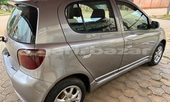 Acheter Neuf Voiture Toyota Yaris Gris à Yaoundé, Central Cameroon Acheter Neuf Voiture Toyota Yaris Gris à Yaoundé, Central Cameroon