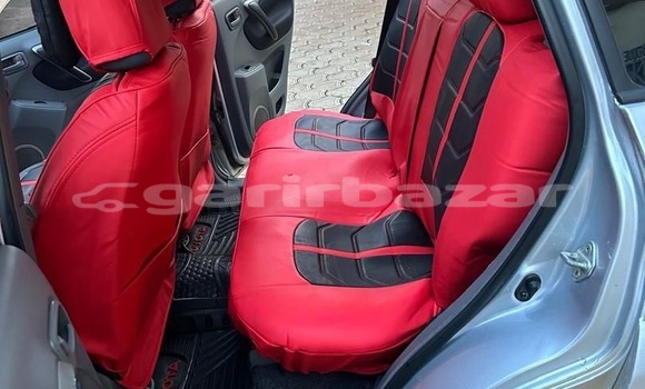 Acheter Neuf Voiture Toyota RAV4 Gris à Yaoundé, Central Cameroon Acheter Neuf Voiture Toyota RAV4 Gris à Yaoundé, Central Cameroon