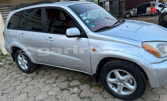 Acheter Neuf Voiture Toyota RAV4 Gris à Yaoundé, Central Cameroon Acheter Neuf Voiture Toyota RAV4 Gris à Yaoundé, Central Cameroon