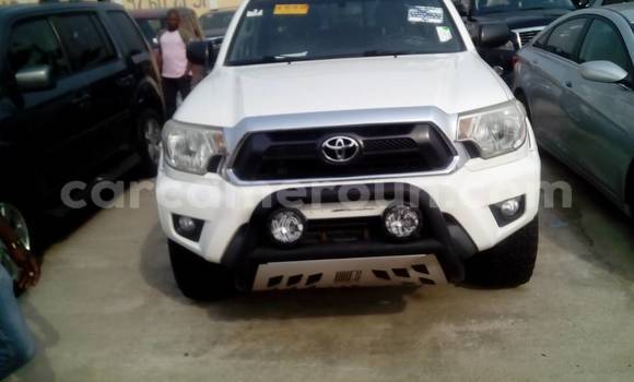 Acheter Occasion Voiture Toyota Tacoma Blanc à Yaoundé au Central Cameroon Acheter Occasion Voiture Toyota Tacoma Blanc à Yaoundé au Central Cameroon