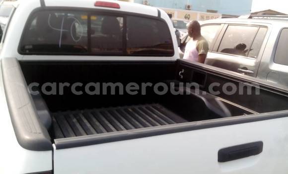 Acheter Occasion Voiture Toyota Tacoma Blanc à Yaoundé, Central Cameroon Acheter Occasion Voiture Toyota Tacoma Blanc à Yaoundé, Central Cameroon