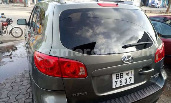 Acheter Occasion Voiture Hyundai Santa Fe Gris à Yaoundé, Central Cameroon Acheter Occasion Voiture Hyundai Santa Fe Gris à Yaoundé, Central Cameroon