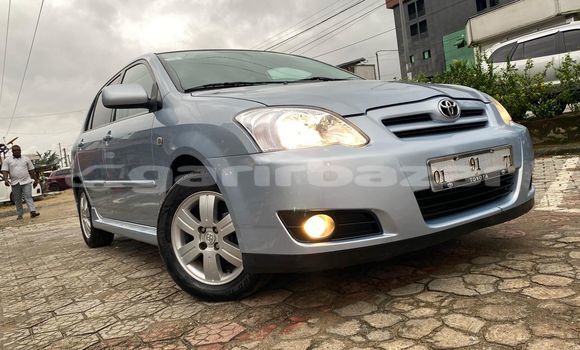 Sayi Na hannu Toyota Corolla Blue Mota in Douala a Ƙasar Kamaru Sayi Na hannu Toyota Corolla Blue Mota in Douala a Ƙasar Kamaru