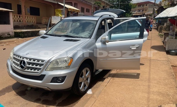 Sayi Sabo Mercedes‒Benz ML–Class Sauran Mota in Yaounde a Babban Kamaru