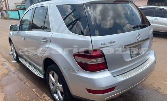 Sayi Sabo Mercedes‒Benz ML–Class Sauran Mota in Yaounde a Babban Kamaru Sayi Sabo Mercedes‒Benz ML–Class Sauran Mota in Yaounde a Babban Kamaru