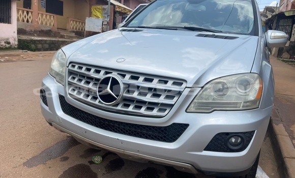 Sayi Sabo Mercedes‒Benz ML–Class Sauran Mota in Yaounde a Babban Kamaru Sayi Sabo Mercedes‒Benz ML–Class Sauran Mota in Yaounde a Babban Kamaru