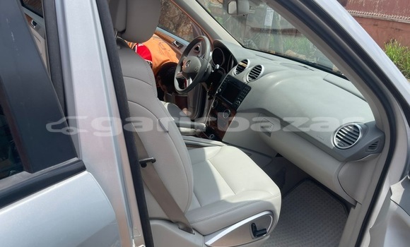 Sayi Sabo Mercedes‒Benz ML–Class Sauran Mota in Yaounde a Babban Kamaru Sayi Sabo Mercedes‒Benz ML–Class Sauran Mota in Yaounde a Babban Kamaru