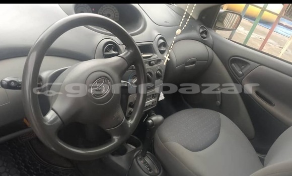 Sayi Sabo Toyota Yaris Azurfa Mota in Douala a Ƙasar Kamaru Sayi Sabo Toyota Yaris Azurfa Mota in Douala a Ƙasar Kamaru