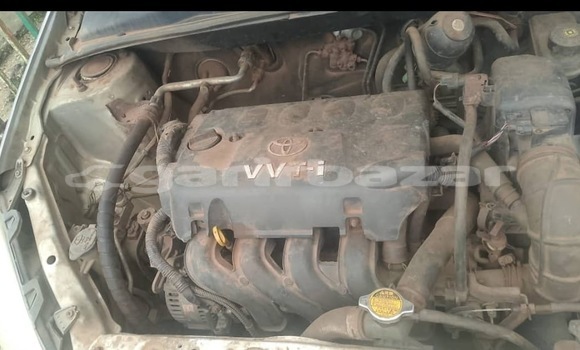 Sayi Sabo Toyota Yaris Azurfa Mota in Douala a Ƙasar Kamaru Sayi Sabo Toyota Yaris Azurfa Mota in Douala a Ƙasar Kamaru