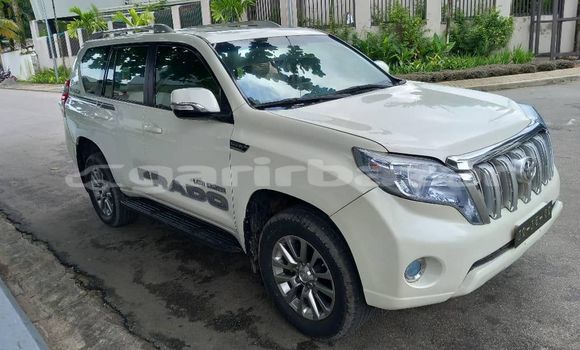 Acheter Import Voiture Toyota Land Cruiser Prado Blanc à Douala, Littoral Cameroon Acheter Import Voiture Toyota Land Cruiser Prado Blanc à Douala, Littoral Cameroon