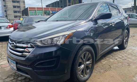 Sayi Imported Hyundai Santa Fe Blue Mota in Douala a Ƙasar Kamaru