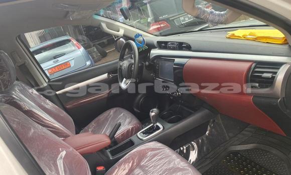 Acheter Neuf Voiture Toyota Hilux Blanc à Douala, Littoral Cameroon Acheter Neuf Voiture Toyota Hilux Blanc à Douala, Littoral Cameroon