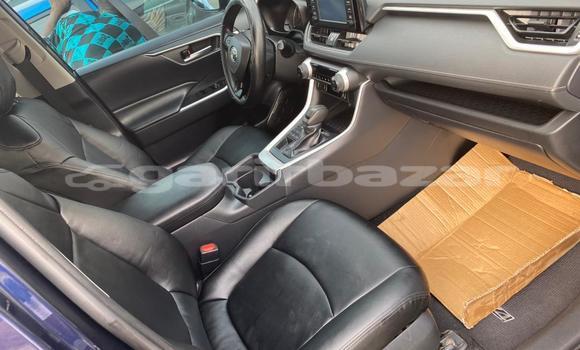 Sayi Imported Toyota RAV4 Blue Mota in Douala a Ƙasar Kamaru Sayi Imported Toyota RAV4 Blue Mota in Douala a Ƙasar Kamaru