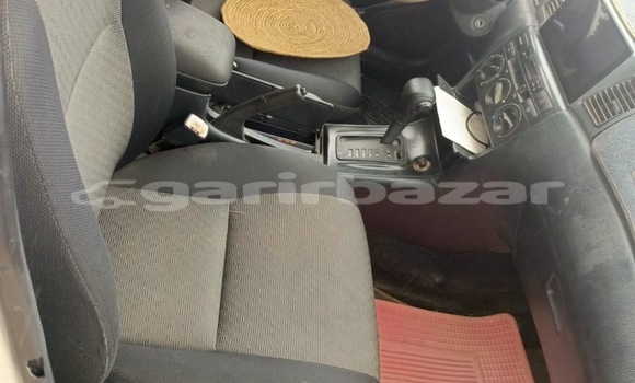 Sayi Na hannu Toyota Runx White Mota in Douala a Ƙasar Kamaru Sayi Na hannu Toyota Runx White Mota in Douala a Ƙasar Kamaru