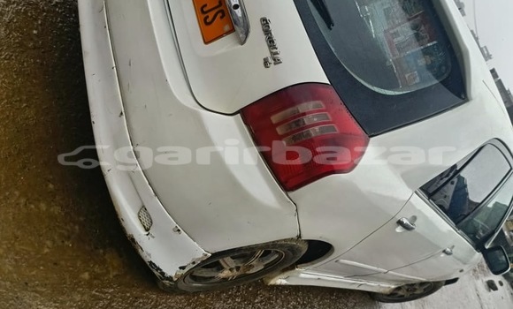 Sayi Na hannu Toyota Runx White Mota in Douala a Ƙasar Kamaru Sayi Na hannu Toyota Runx White Mota in Douala a Ƙasar Kamaru