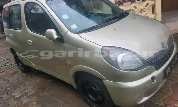 Sayi Na hannu Toyota Yaris Verso Sauran Mota in Douala a Ƙasar Kamaru Sayi Na hannu Toyota Yaris Verso Sauran Mota in Douala a Ƙasar Kamaru