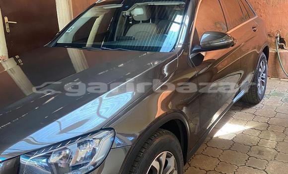 Sayi Na hannu Mercedes‒Benz GLC Coupe Azurfa Mota in Yaounde a Babban Kamaru Sayi Na hannu Mercedes‒Benz GLC Coupe Azurfa Mota in Yaounde a Babban Kamaru