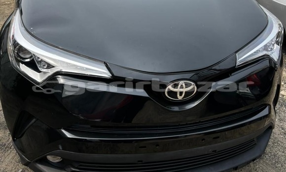 Sayi Imported Toyota C-HR Black Mota in Douala a Ƙasar Kamaru
