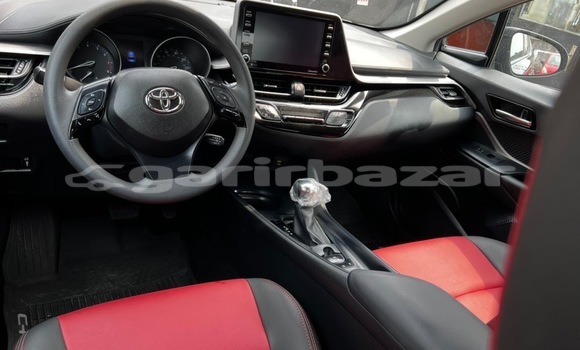 Sayi Imported Toyota C-HR Black Mota in Douala a Ƙasar Kamaru Sayi Imported Toyota C-HR Black Mota in Douala a Ƙasar Kamaru