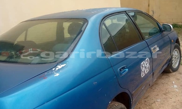 Sayi Na hannu Toyota Carina E Blue Mota in Garoua a North Kamaru Sayi Na hannu Toyota Carina E Blue Mota in Garoua a North Kamaru
