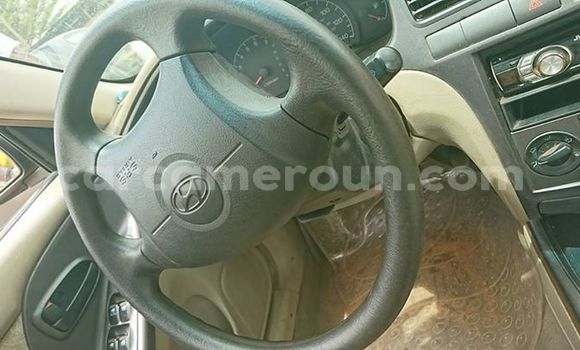 Sayi Na hannu Hyundai Elantra Red Mota in Yaounde a Babban Kamaru Sayi Na hannu Hyundai Elantra Red Mota in Yaounde a Babban Kamaru