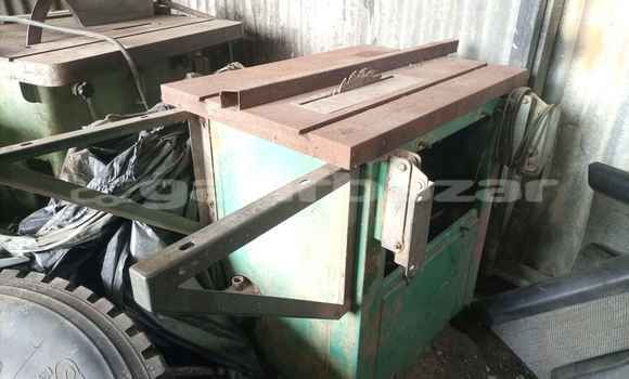 Acheter Occasion Utilitaire Caterpillar 120 Vert à Douala, Littoral Cameroon Acheter Occasion Utilitaire Caterpillar 120 Vert à Douala, Littoral Cameroon