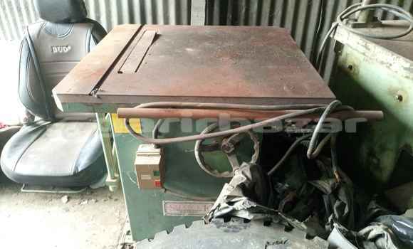 Acheter Occasion Utilitaire Caterpillar 120 Vert à Douala, Littoral Cameroon Acheter Occasion Utilitaire Caterpillar 120 Vert à Douala, Littoral Cameroon