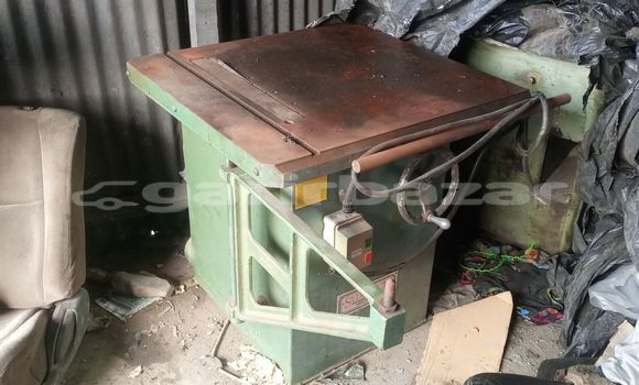 Acheter Occasion Utilitaire Caterpillar 120 Vert à Douala, Littoral Cameroon Acheter Occasion Utilitaire Caterpillar 120 Vert à Douala, Littoral Cameroon