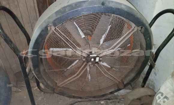 Acheter Occasion Utilitaire Caterpillar 120 Vert à Douala, Littoral Cameroon Acheter Occasion Utilitaire Caterpillar 120 Vert à Douala, Littoral Cameroon