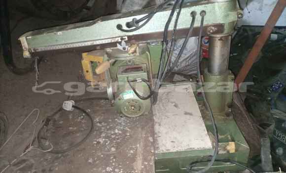 Acheter Occasion Utilitaire Caterpillar 120 Vert à Douala, Littoral Cameroon Acheter Occasion Utilitaire Caterpillar 120 Vert à Douala, Littoral Cameroon