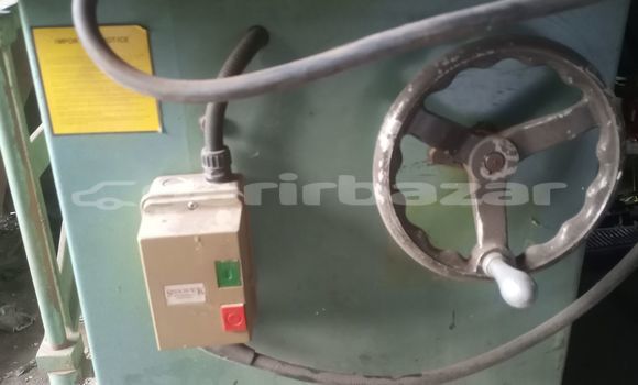 Acheter Occasion Utilitaire Caterpillar 120 Vert à Douala, Littoral Cameroon Acheter Occasion Utilitaire Caterpillar 120 Vert à Douala, Littoral Cameroon