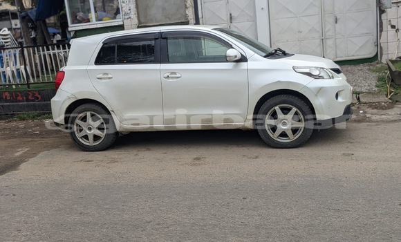 Acheter Import Voiture Toyota IST Blanc à Douala, Littoral Cameroon Acheter Import Voiture Toyota IST Blanc à Douala, Littoral Cameroon