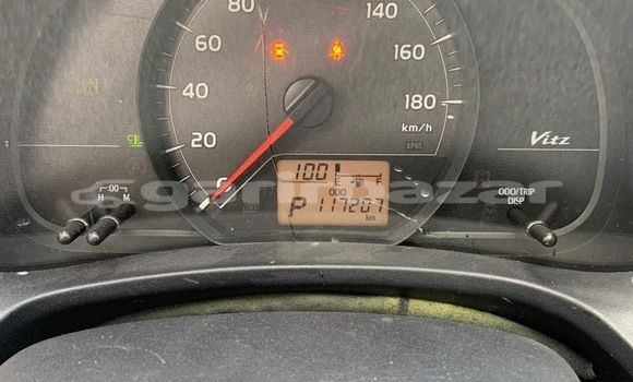 Sayi Imported Toyota Vitz Black Mota in Douala a Ƙasar Kamaru Sayi Imported Toyota Vitz Black Mota in Douala a Ƙasar Kamaru