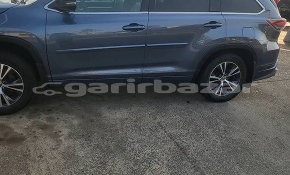 Sayi Sabo Toyota Highlander Sauran Mota in Douala a Ƙasar Kamaru Sayi Sabo Toyota Highlander Sauran Mota in Douala a Ƙasar Kamaru