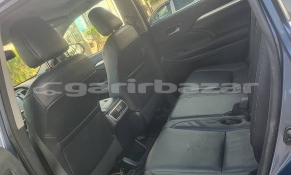 Sayi Sabo Toyota Highlander Sauran Mota in Douala a Ƙasar Kamaru Sayi Sabo Toyota Highlander Sauran Mota in Douala a Ƙasar Kamaru