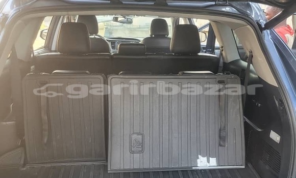 Sayi Sabo Toyota Highlander Sauran Mota in Douala a Ƙasar Kamaru Sayi Sabo Toyota Highlander Sauran Mota in Douala a Ƙasar Kamaru