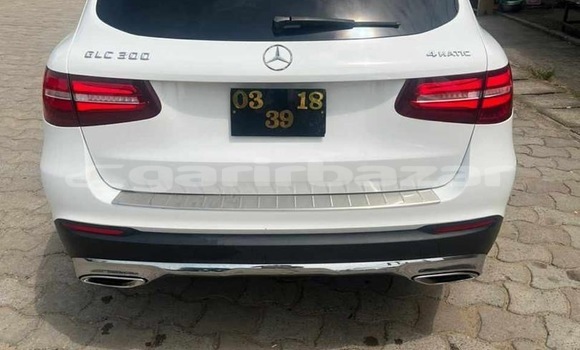 Sayi Sabo Mercedes‒Benz GLC Coupe White Mota in Douala a Ƙasar Kamaru