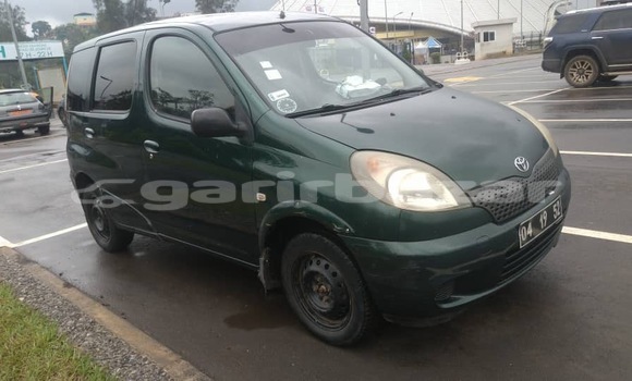 Buy New Toyota Yaris Verso Green Car in Yaounde in Central Cameroon