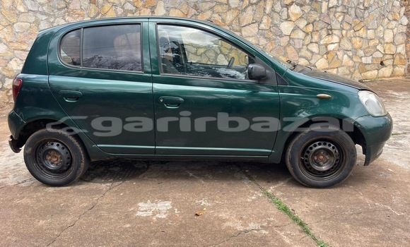 Sayi Na hannu Toyota Yaris Green Mota in Yaounde a Babban Kamaru Sayi Na hannu Toyota Yaris Green Mota in Yaounde a Babban Kamaru