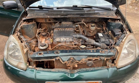 Sayi Na hannu Toyota Yaris Green Mota in Yaounde a Babban Kamaru Sayi Na hannu Toyota Yaris Green Mota in Yaounde a Babban Kamaru