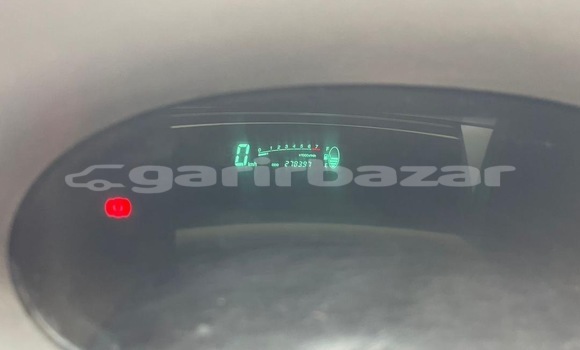 Sayi Na hannu Toyota Yaris Green Mota in Yaounde a Babban Kamaru Sayi Na hannu Toyota Yaris Green Mota in Yaounde a Babban Kamaru