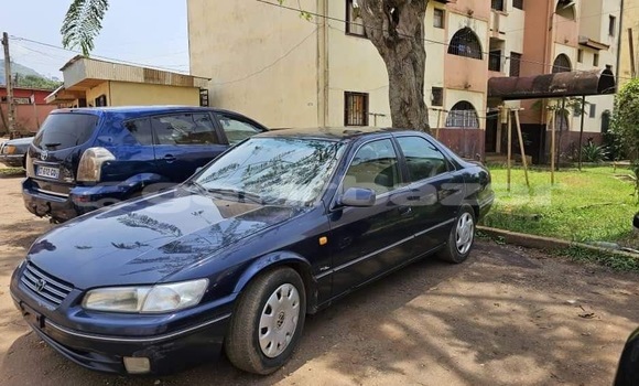 Acheter Neuf Voiture Toyota Camry Bleu à Yaoundé, Central Cameroon Acheter Neuf Voiture Toyota Camry Bleu à Yaoundé, Central Cameroon