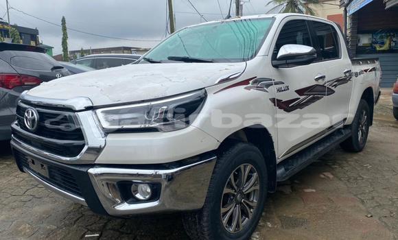 Acheter Import Voiture Toyota Hilux Blanc à Douala, Littoral Cameroon Acheter Import Voiture Toyota Hilux Blanc à Douala, Littoral Cameroon