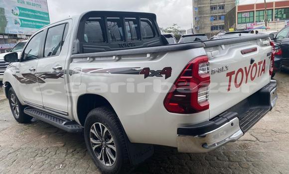Acheter Import Voiture Toyota Hilux Blanc à Douala, Littoral Cameroon Acheter Import Voiture Toyota Hilux Blanc à Douala, Littoral Cameroon