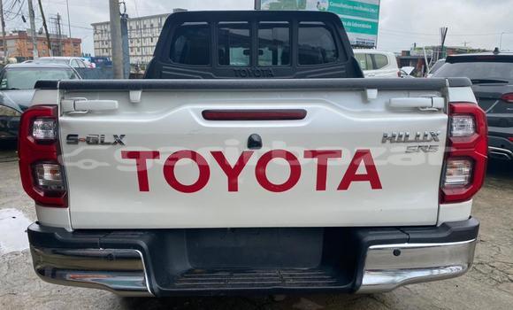 Acheter Import Voiture Toyota Hilux Blanc à Douala, Littoral Cameroon Acheter Import Voiture Toyota Hilux Blanc à Douala, Littoral Cameroon