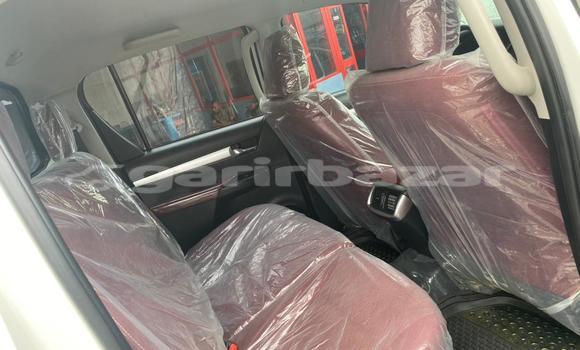 Acheter Import Voiture Toyota Hilux Blanc à Douala, Littoral Cameroon Acheter Import Voiture Toyota Hilux Blanc à Douala, Littoral Cameroon