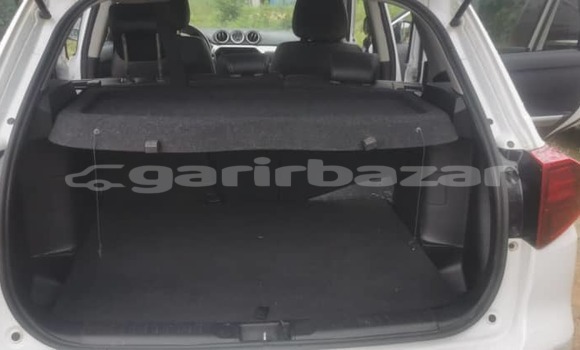 Buy Used Suzuki Vitara White Car in Douala in Littoral Cameroon Buy Used Suzuki Vitara White Car in Douala in Littoral Cameroon