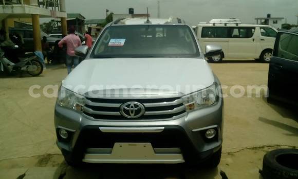 Acheter Occasion Voiture Toyota Hilux Gris à Yaoundé, Central Cameroon Acheter Occasion Voiture Toyota Hilux Gris à Yaoundé, Central Cameroon
