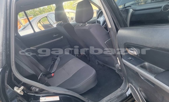 Sayi Na hannu Suzuki Vitara Blue Mota in Buea a Yammacin Kamaru Sayi Na hannu Suzuki Vitara Blue Mota in Buea a Yammacin Kamaru